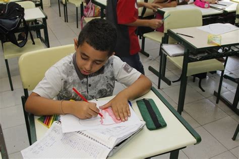 Hay que cumplir los protocolos. Arte Escola Clorinda Dante: Foto: Marcos Santos/USP ...