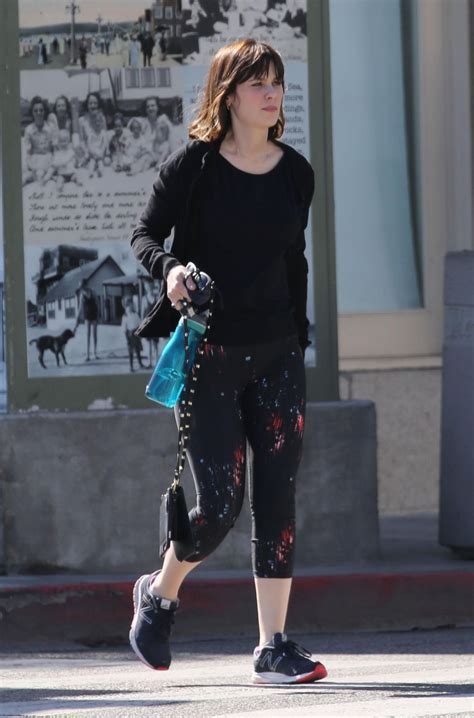 Brown curls zooey deschanel opts for a layered haircut for her look. ZOOEY DESCHANEL Shows New Haircut as She Goes to a Gym in ...