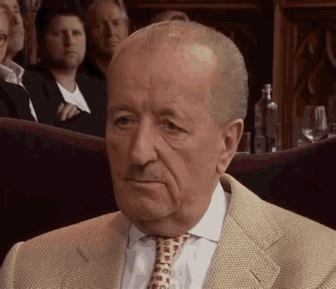 Duizenden kinderen worden in koranscholen geïnjecteerd met de gevaarlijke ideologie van het salafisme. Hiddema Baudet GIF - Hiddema Baudet Hiddemeister ...