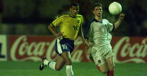 Bebeto 78 ' first in group, progressed: Brasil 5 x 1 Rússia, em 1998 - BOL Fotos