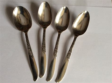 William rogers oneida antique floral pattern. Wm A Rogers Oneida Silverplate Set of 6 Silverplate Knives ...