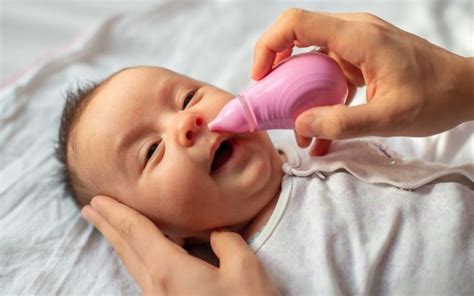 Cara menghilangkan dahak pada bayi yang lainnya adalah dengan memposisikan kepala bayi anda lebih tinggi dari badan. 8 Cara untuk Buang Kahak Bayi @ Anak Kecil - Momhill