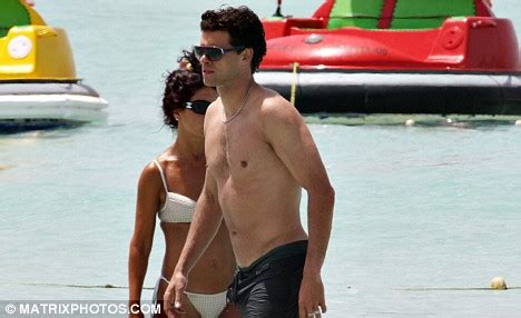 Sohn louis kam im august 2001 zur welt, emilio wurde. Chelsea star Ballack and his WAG lap up the sun on their ...