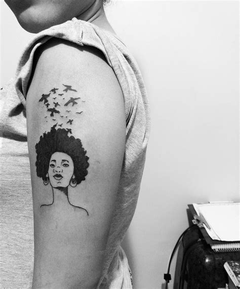 1080 x 1271 · jpeg. Artist: Hiasmyn L. Tatuagem feminina: mulher negra, cabelo ...