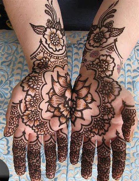 Even cute, little baby girls' love. Mehandi designs for Indian festival Karvachauth