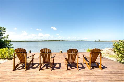 All the info about the lounge: Belize Villa #5- Lagoon Lounge - Primus Villas