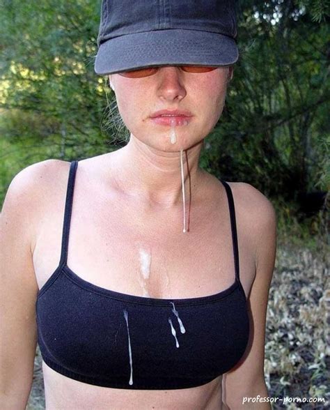 Milf swallows a full load of jizz. Gesichtsbesamung geiles Outdoor Foto - Porno Bilder und ...