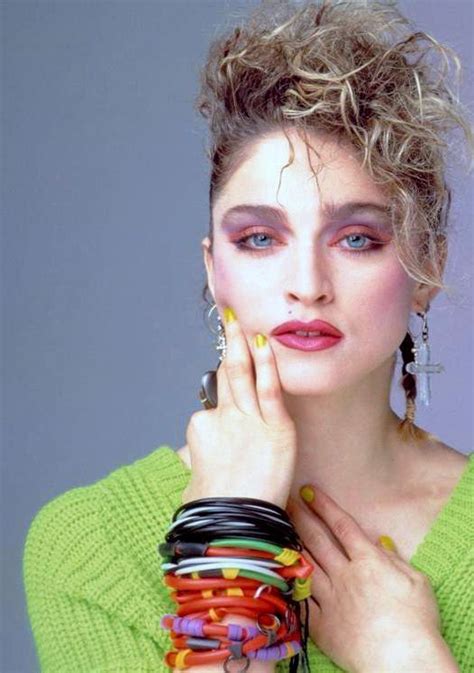 The 80s inspired hair & makeup tutorial nobody asked for. 80er Jahre Make-up Trends, die Ihre umhaut | 80s makeup ...