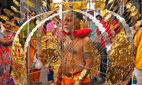 Malaysia comprises of four major public holidays, which are christmas, chinese new year, hari raya and deepavali. Thaipusam will not be a public holiday in Singapore: MOM ...