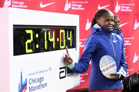 Euro 242.518.100,00 interamente versato cap. Maratona, nuovo record nel femminile: Kosgei abbatte il ...