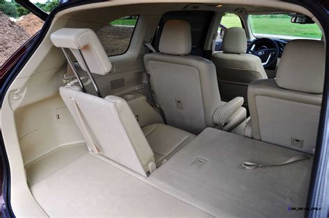 With clever interior storage elements and thoughtful design. 2015 Toyota Highlander AWD Limited - Interior Photos 16