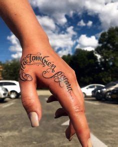 Esta publicación, en la que anuel aa pide a sus seguidores valorar a su familia, amigos y personas que dios pone en sus vidas, está a punto de. @newlo | Tattoo lettering styles, Tattoo lettering, Tattoo ...