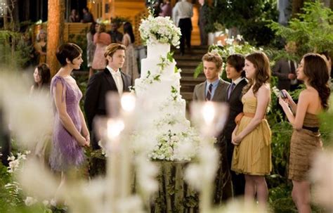 Maybe you would like to learn more about one of these? Brautkleid von Bella Swan in Twilight | Twilight wedding ...