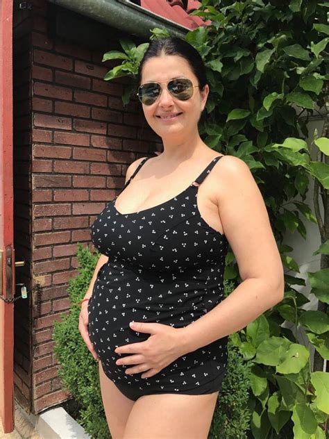 Asa se face ca, miercuri dimineata, ea a facut gabriela cristea a divortat in urma cu cateva luni de marcel toader, insa abia acum a declarat care. Gabriela Cristea este îngrijorată înainte să nască: „Sunt ...