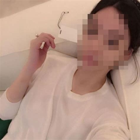 아니, 너희 엄마 꿈 말고 미오 네 꿈 말이야. 현실의 이상을 좇는 대신 용기를 내어 보는 미오, 어릴 적 엄마 몰래 숨겨야만 했던 '그림'이라는 꿈을 이루기 위해 미술 학원을 찾아가는데. '마약혐의' 황하나 녹취파일 공개 "엄마아빠 개입하면 누가 이길 ...