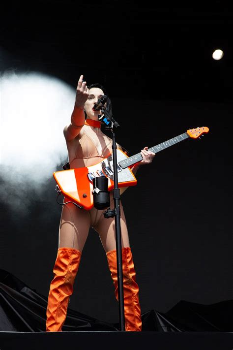 Vincent in 2007 with marry me, & has since become one. St. Vincent at Skookum Festival, Vancouver—photos