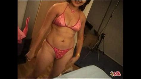 Egli non capi subito ma, dopo che ebbe capito, sorrise. Gozando dentro de buceta peluda - XVIDEOS.COM - XXX Porno HQ