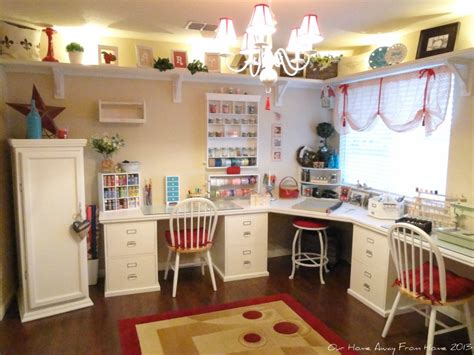 For the passionate crafter, getting organized and having enough space to do your creative works is paramount. 13 Craft Rooms of Our Dreams. The weekly Round Up. | The ...