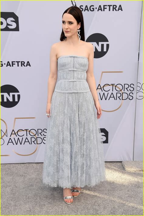 2019 sag awards breaking news, photos, and videos. Rachel Brosnahan Hits the Red Carpet at SAG Awards 2019 ...