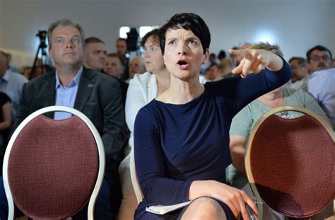 Frauke frauke petry auf dem afd bundesparteitag am 4. AfD-Parteitag in Brandenburg: Petry ruft zu ...