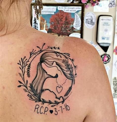 Hình xăm mini về cha mẹ. Hình Xăm Mẹ Và Con Gái Đẹp Nhất ️ Tattoo Mẹ Bồng Con