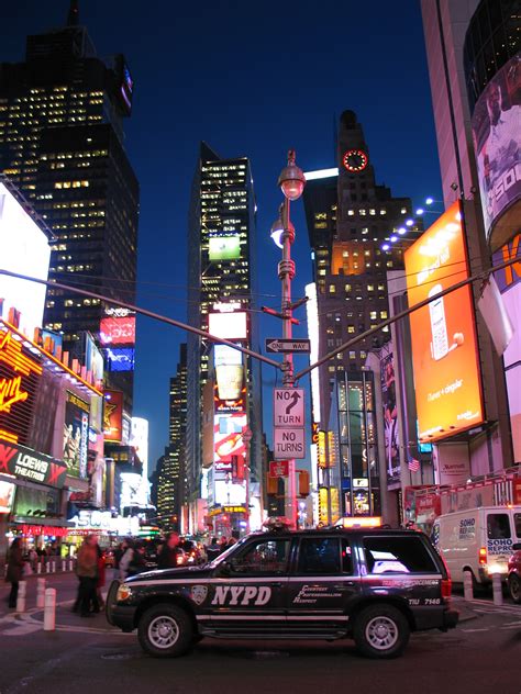 File:NYC NYPD Times Square.jpg - Wikimedia Commons