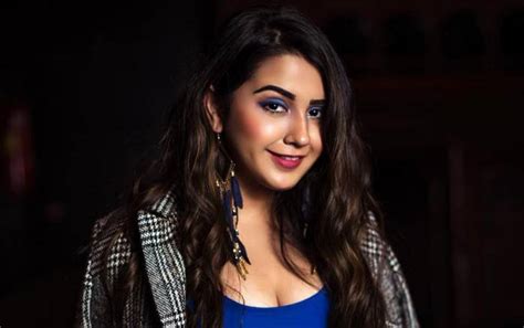 Please resend me your email id's and forwarding id's to resume your email service. Roshni Walia Lifestyle, Height, Wiki, Net Worth, Income ...