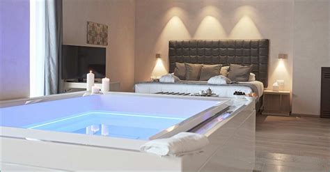 Camere da letto con bagno, spogliatoio, ecc. Vasca Idromassaggio Dwg E Vasca Da Bagno 3d Dwg Una Fonte ...