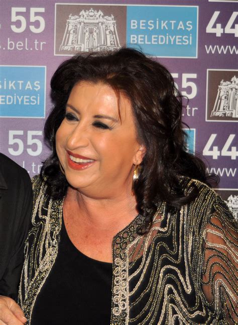 1988 yılında leyla turgut'la evlendi. Müjdat Gezen'e Saygı Gecesi Muhteşemdi | sadibey.com