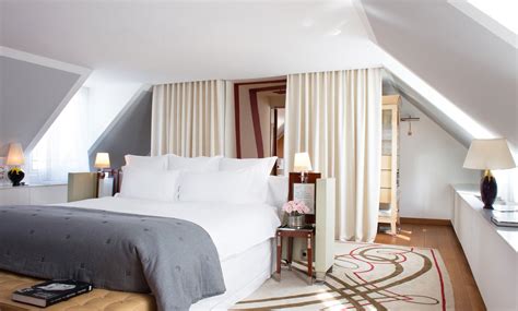 This elegant and luxurious hotel offers a relaxing escape while still being within walking distance of the arc de triomphe and champs elysees. Suite Lifestyle | suite design | Hotel Le Royal Monceau