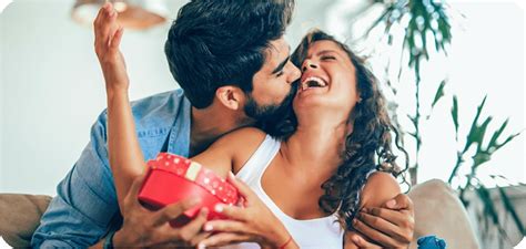 Sugar baby, typically young and attractive women in college or in their early stage of career, who sugar baby and sugar daddy meet each other through sugar dating websites(mostly) or freestyle. Sugar Baby Dating: How to Charm Your Sugar Baby? - HookupAbout