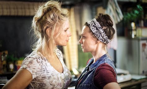 Endlich kommt veronica ferres wieder mit einer komödie ins kino. Unter deutschen Betten - Info & Trailer - FilmClicks