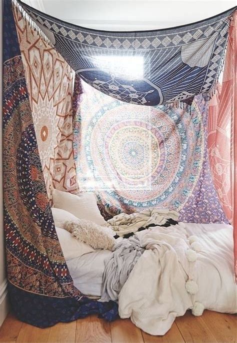 Our tapestries are the perfect addition to any room and will add a burst of light to your homes design. 40 Best Tapestry Bedroom Ideas With Bohemian Vibes ...