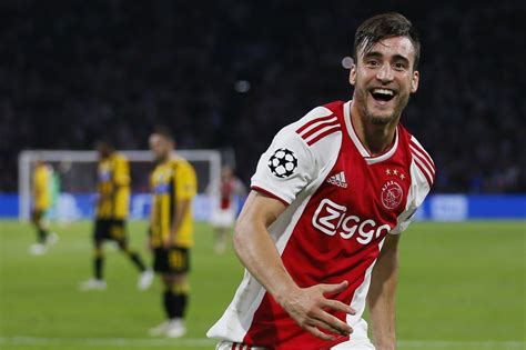Chelsea in pole position to sign highly rated Ajax defender Nicolas ...