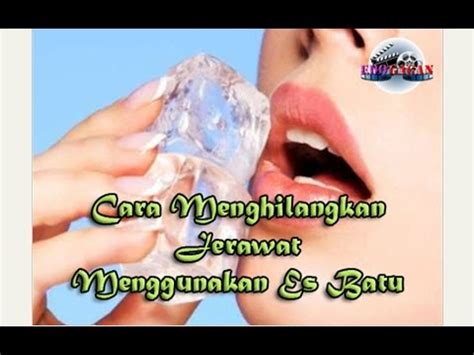 Cara menghilangkan jerawat selanjutnya, yakni dengan menggunakan lidah buaya. cara menghilangkan jerawat - menggunakan es batu - YouTube