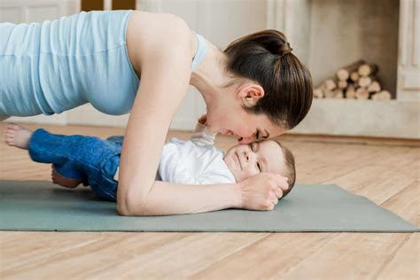 Rückbildungsgymnastik ist ein spezielles schulungsangebot aus dem bereich der gesundheitsvorsorge für frauen nach einer schwangerschaft. Training nach Kaiserschnitt | Rückbildung für Beckenboden