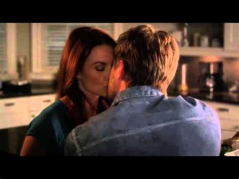 Filmde kayınvalidesine takmış bir adamı konu alıyor. Pretty Little Liars 5x15: Jason & Hanna's Mom Kiss - YouTube