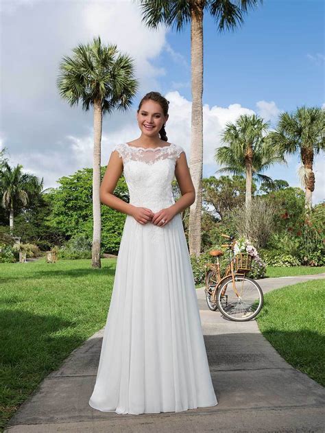 Um brautkleider günstig kaufen zu können, gibt es einige dinge, die ihr beachten solltet. Brautkleid 6116 von Sweetheart auf Ja.de