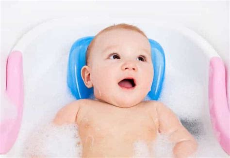 However, i think it's more realistic kids will outgrow the regular around 2 years old, and the xl around 3 or 4. What's the Best Baby Bath Seat? - yourcub.com