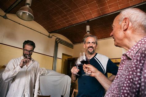 La copertura che separa la pdz dalla torta è di crema al burro. Il Calamaio a San Macario, l'uno e puro dei vini lucchesi - Luciano Pignataro Wine Blog