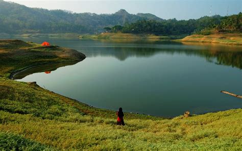 Bagaimana tidak, disini pengunjung akan. Waduk Sermo: Misteri, Camping & Tiket Masuk