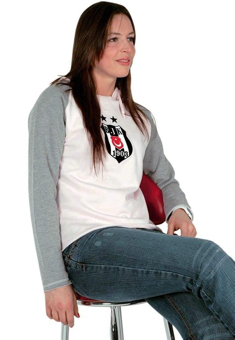 Eda erdem dündar is a turkish volleyball player. Eda Erdem