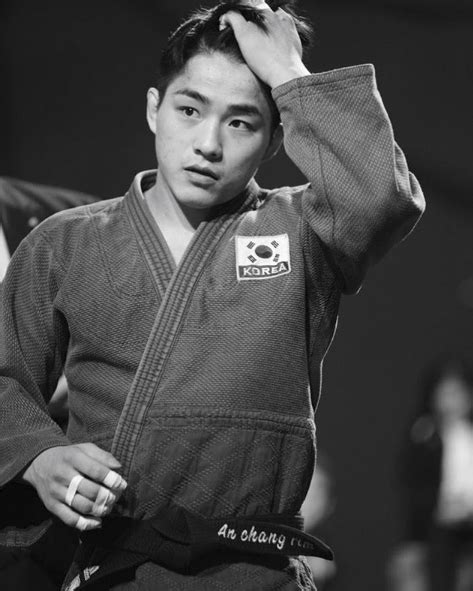 He became asian champion 2021 and will he become an olympic champion. 스포츠판정 논란으로 시상식서 눈물 보인 유도 안창림 선수 | YTN