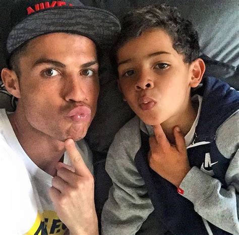 Lucarelli was born in livorno, italy. Cristiano Ronaldo di nuovo padre: aspetta 2 gemelli da una ...