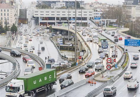 L’autoroute ne passera plus par Lyon - La Croix