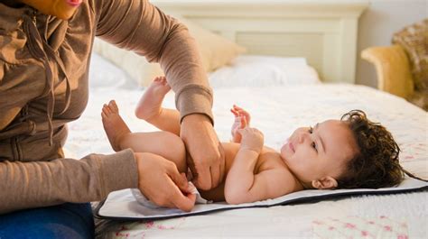 This exposes his or her bottom to fresh air. 7 Tips for Diaper Rash Treatment