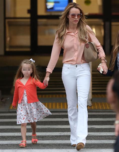 Amanda holden's bio and a collection of facts like bio, net worth, affair, husband, age, facts, wiki, height, family, children, parents, wardrobe malfunction, dress, news, nip slip, feet, famous for. Amanda Holden opts for seventies chic as she touches down in LA with her daughters | Celebrity ...
