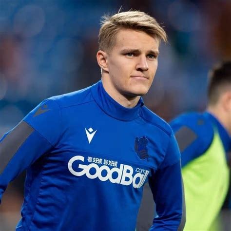 Martin ødegaard is a midfielder who have played in 7 matches and scored 0 goals in the 2020/2021 season of la liga in spain. Martin Ødegaard in 2020 | Martin ødegaard, Real madrid ...