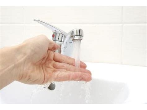 Click here to learn more. Is it Better to Wash Your Face in Cold or Hot Water? | eHow