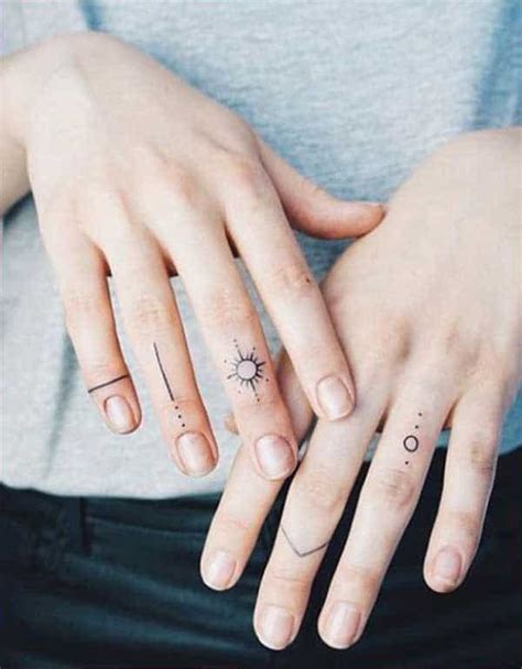 Hình xăm ngón tay mang một nét dịu dàng cho phái nữ. Hình Xăm Ở Ngón Tay Cho Nữ Đẹp ️ Tattoo Ngón Tay Mini